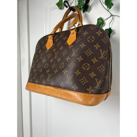 Authentic Louis Vuitton Alma - Picture 4 of 13
